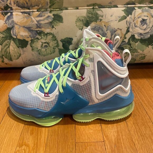 Nike LeBron 19 Dutch Blue Lime Glow White DC9339-400 Men's Size 8,9 NEW - Picture 3 of 5